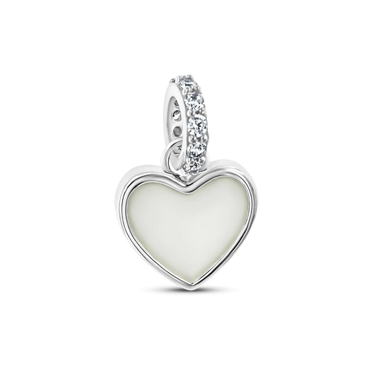 Indy moedermelk bedel van gerhodineerd zilver, hartvormig moedermelksteentje met zirkonia clip