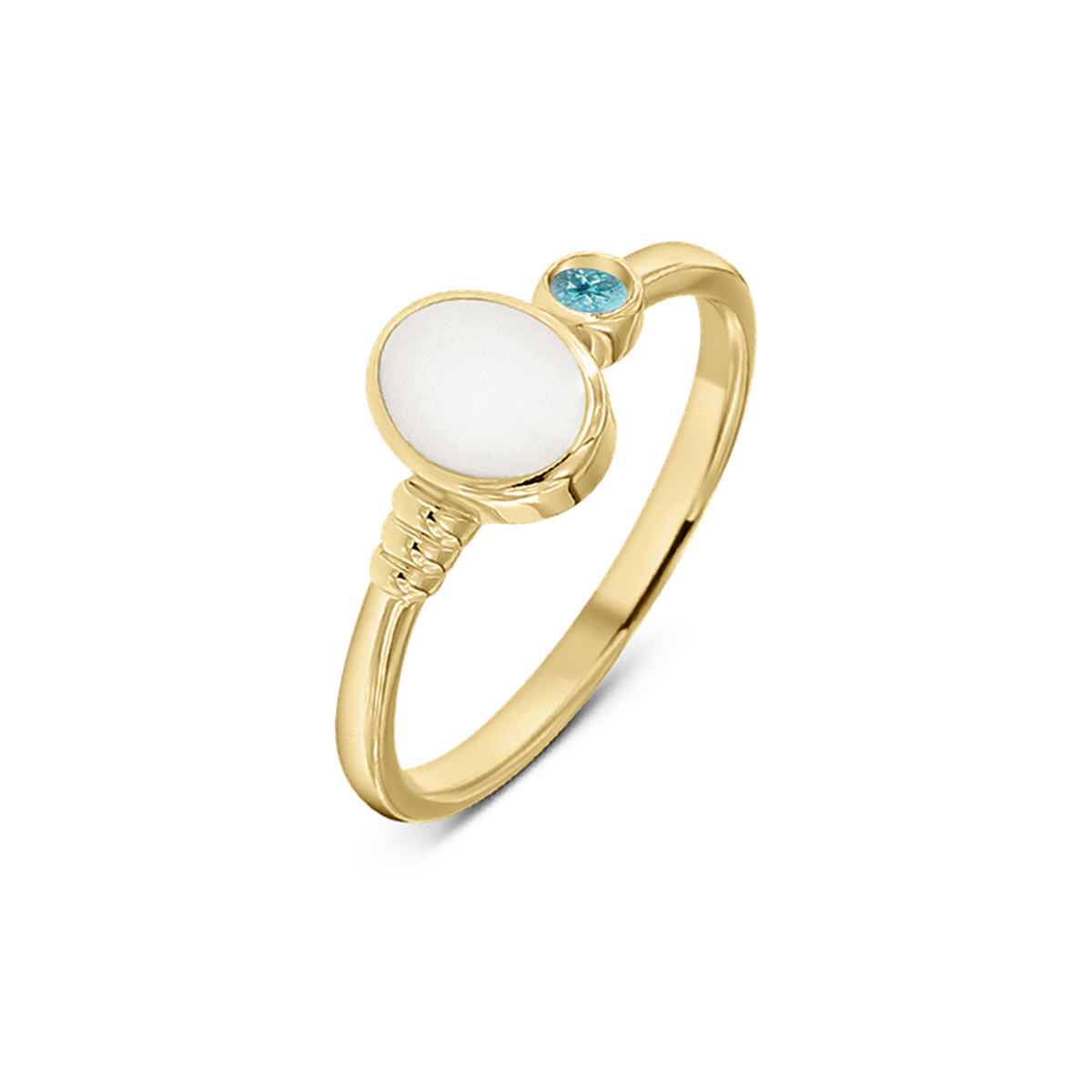 Ronde moedermelk-ring van massief geelgoud met een heldere geboortesteen en een gladde, gepolijste afwerking.