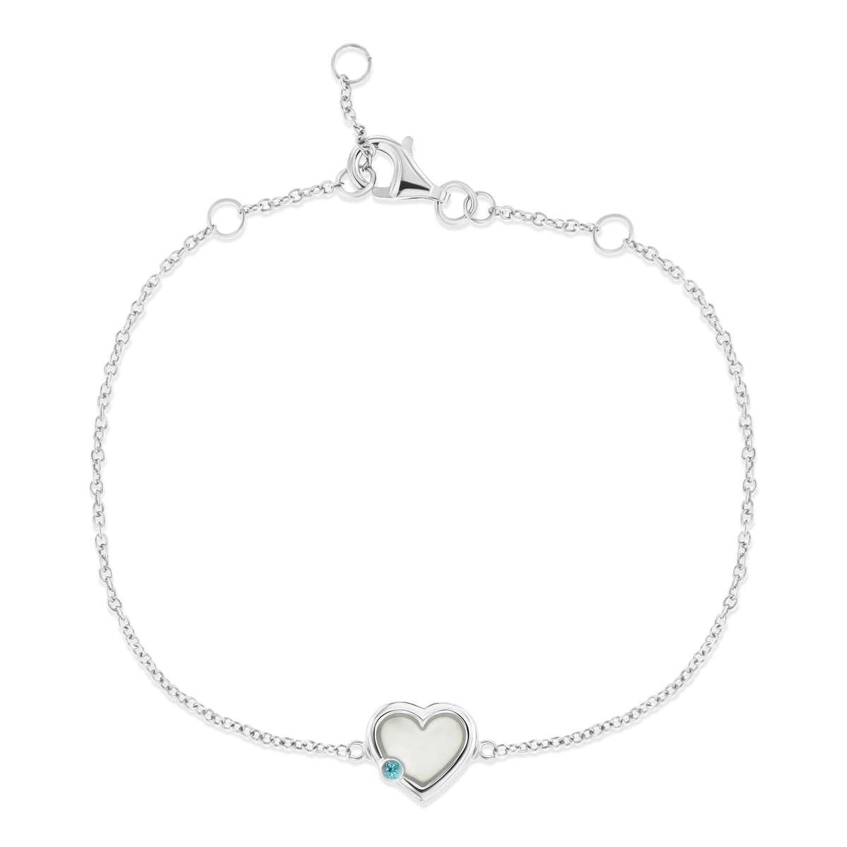 Armband van massief witgoud met een hartvormige hanger en een kleine geboortesteen in het midden.
