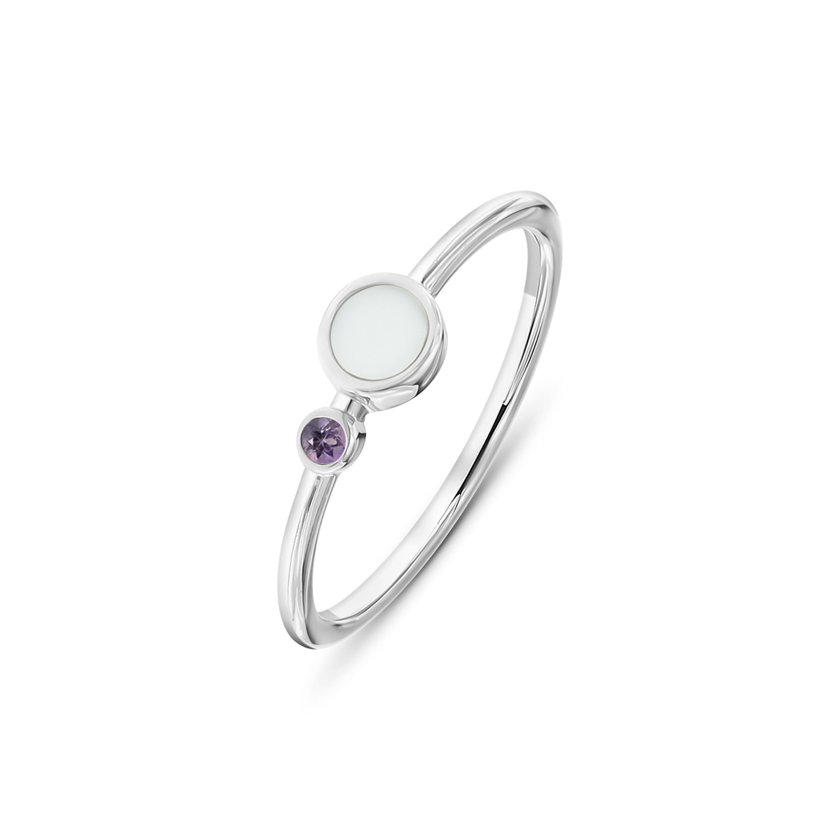 Ring van massief witgoud met een ronde moedermelkhars en een paarse zirkonia, elegant en minimalistisch van ontwerp.
