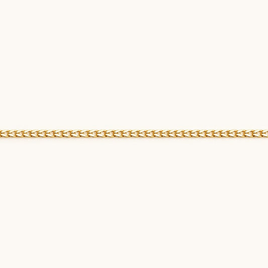 Fijne ketting van glanzend geel goud met een klassiek ontwerp