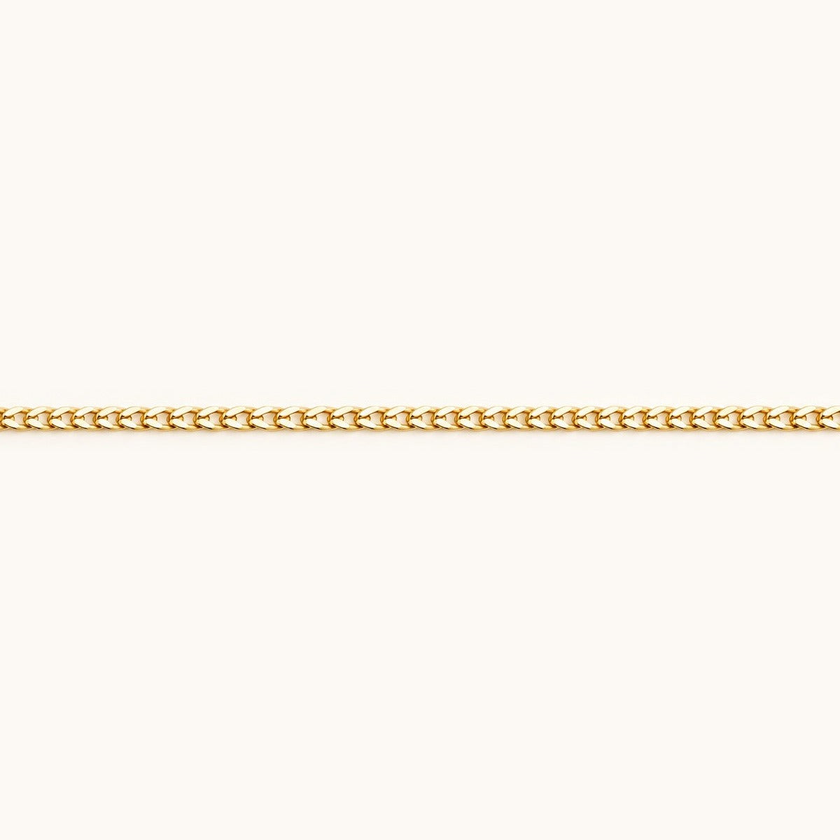 Fijne ketting van glanzend geel goud met een klassiek ontwerp