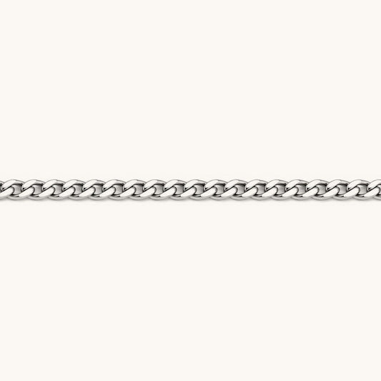 Statement ketting van zilver met een glanzend oppervlak en gelijkmatige schakels